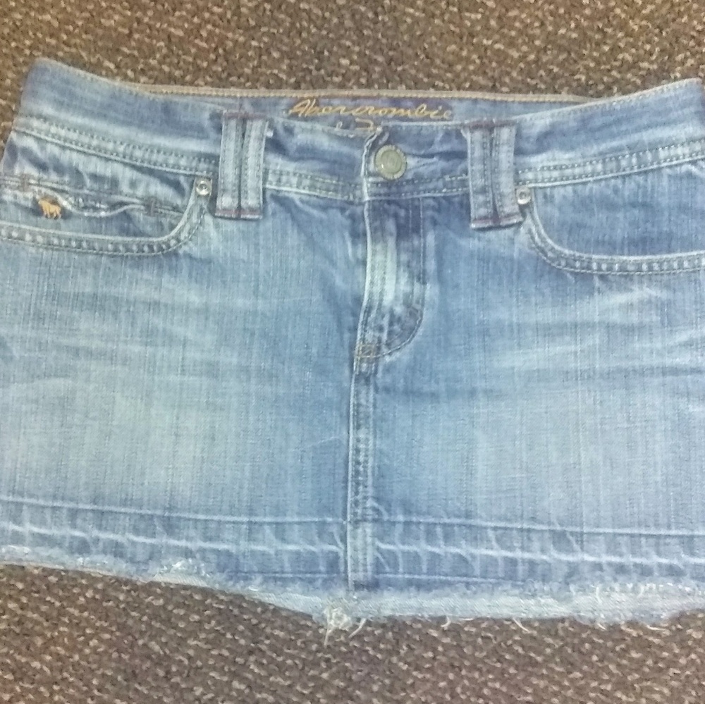 Women's Abercrombie & Fitch Demim Mini Skirt size3